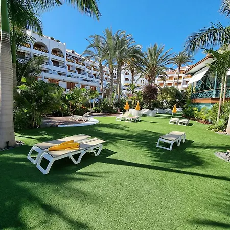 アパート Beachfront No 1 With Heated Pool, Close To Sea And Beach, Balcony, Wifi プラヤ・デ・ラス・アメリカス