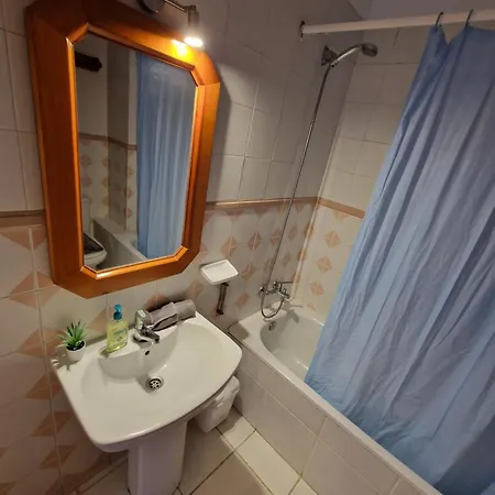 アパート Beachfront No 1 With Heated Pool, Close To Sea And Beach, Balcony, Wifi プラヤ・デ・ラス・アメリカス