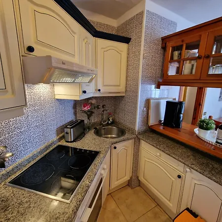 Beachfront No 1 With Heated Pool, Close To Sea And Beach, Balcony, Wifi プラヤ・デ・ラス・アメリカス